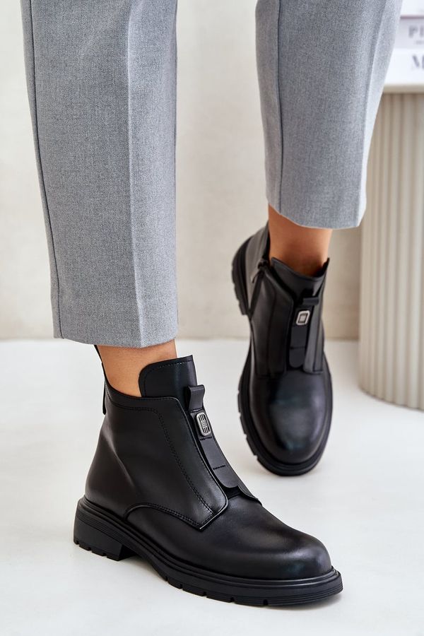 Kesi Leather ankle boots with flat heel insulated black Komisa