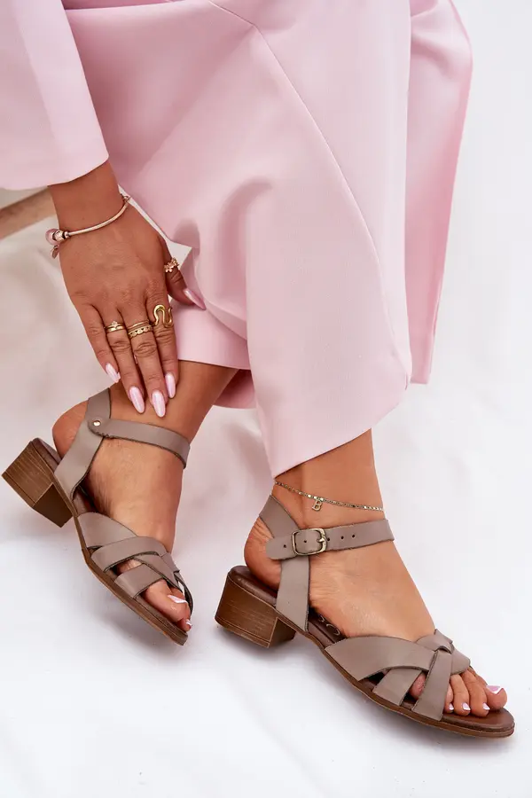 Zazoo Leather Sandals On A Delicate Heel Beige Zazoo 40372