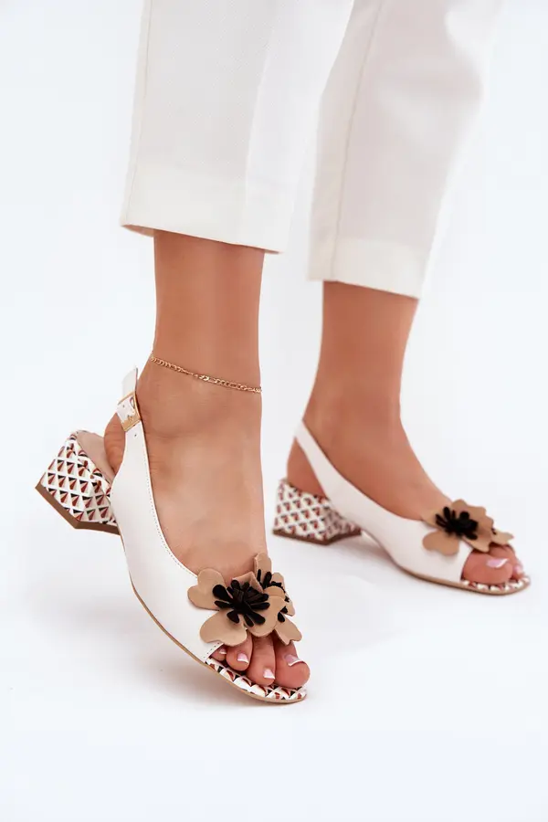 Laura Messi Leather Women's Sandals on a Block Heel with a Decorative Flower Laura Messi 2973 White