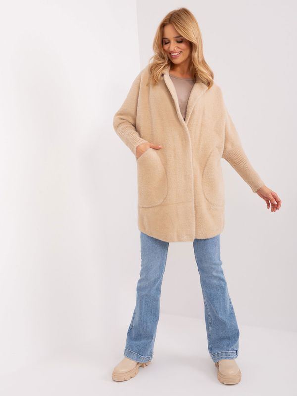 Fashionhunters Light beige women's alpaca coat with wool