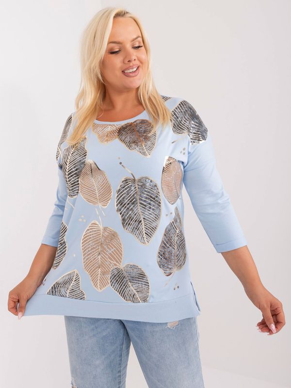Fashionhunters Light blue blouse of a larger size with a print of leaves