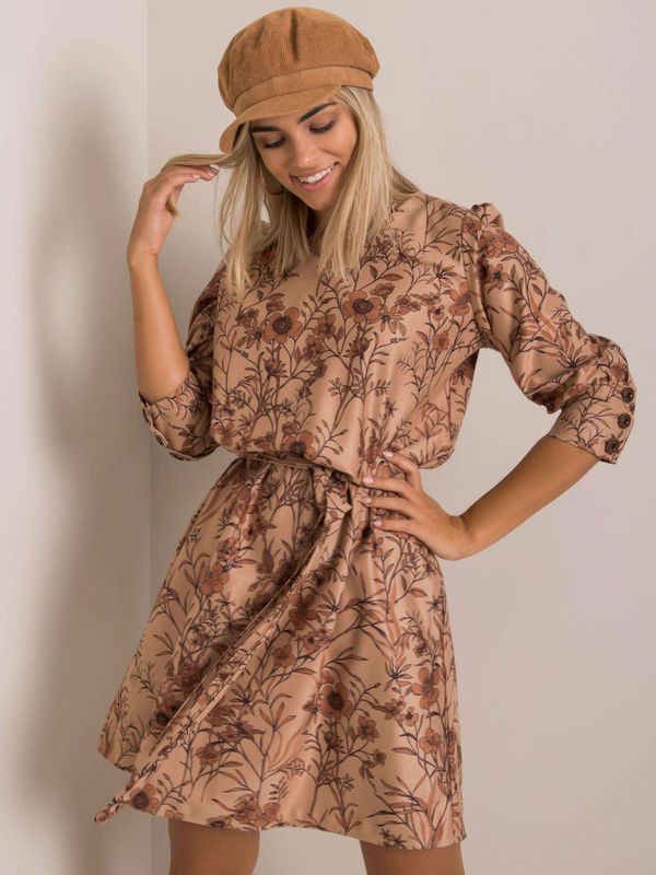 Fashionhunters Light brown patterned dress with belt