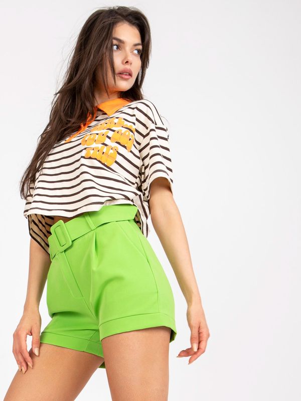 Fashionhunters Light green elegant shorts with belt