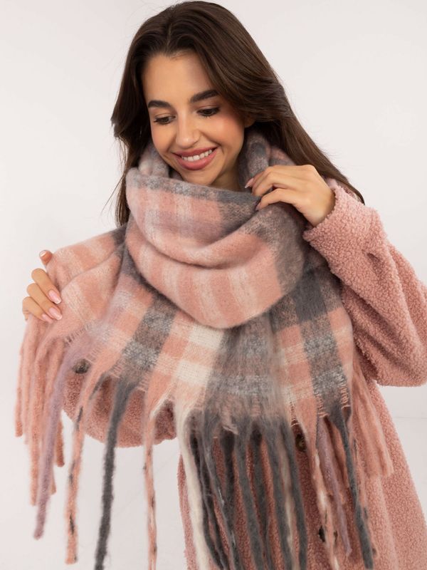 Fashionhunters Light pink and gray checkered winter scarf