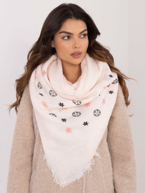 Fashionhunters Light pink women's scarf with fringe