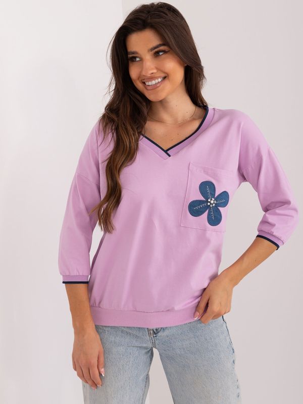 Fashionhunters Light purple casual blouse with appliqué