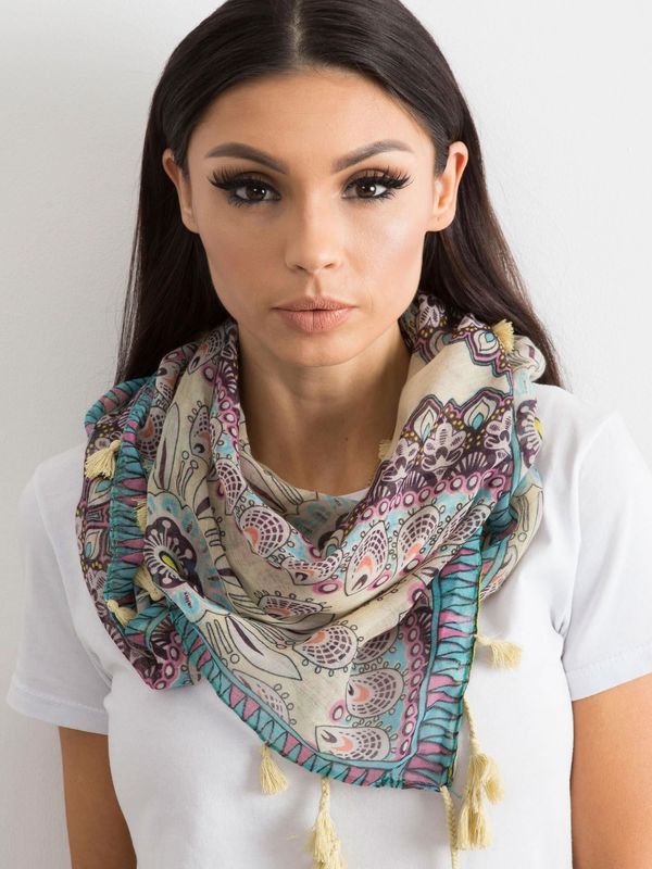 Fashionhunters Light yellow scarf with ethnic pattern