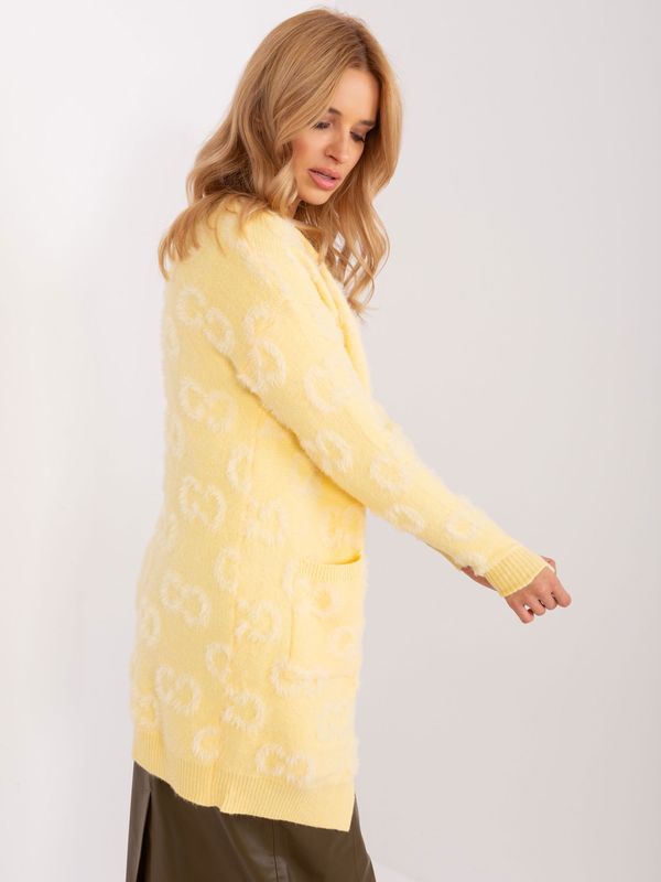 Fashionhunters Light yellow women's cardigan with pockets