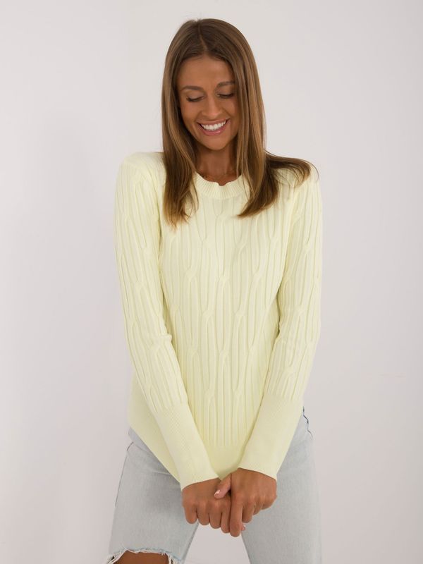 Fashionhunters Light yellow women's classic sweater with patterns