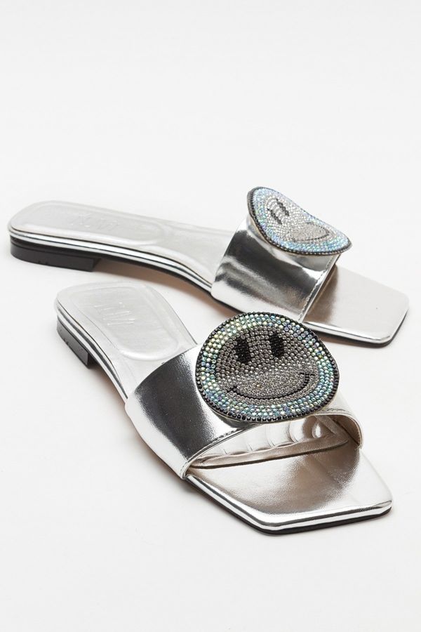 LuviShoes LuviShoes YAVN Women's Slippers with Silver Stones