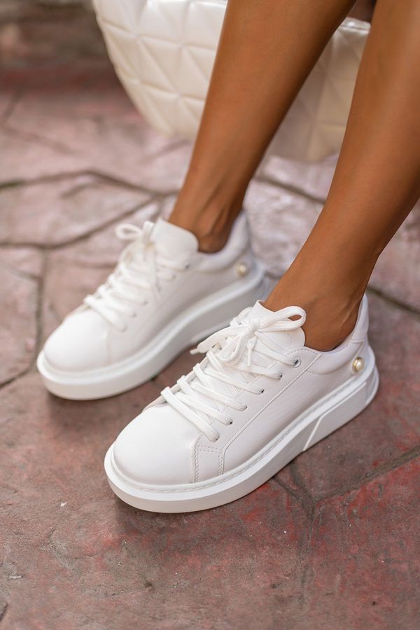 Madamra Madamra White Women's Round Toe Pearl Detailed Lace-Up Front Sneaker.
