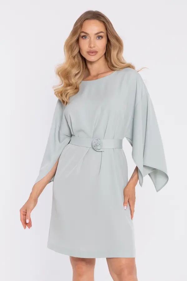 Made Of Emotion Made Of Emotion Woman's Dress with loose sleeves and a decorative belt - mint green