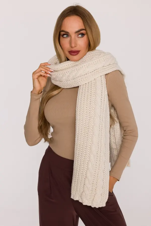 Made Of Emotion Made Of Emotion Woman's Long scarf with a chunky cable knit - ecru