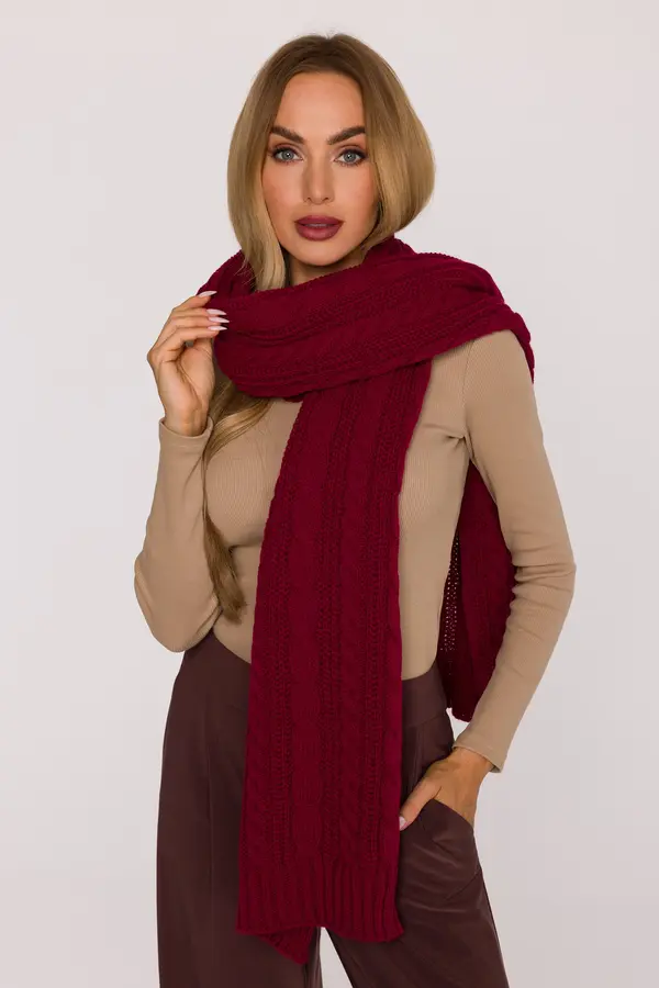 Made Of Emotion Made Of Emotion Woman's Long scarf with a chunky cable knit - maroon