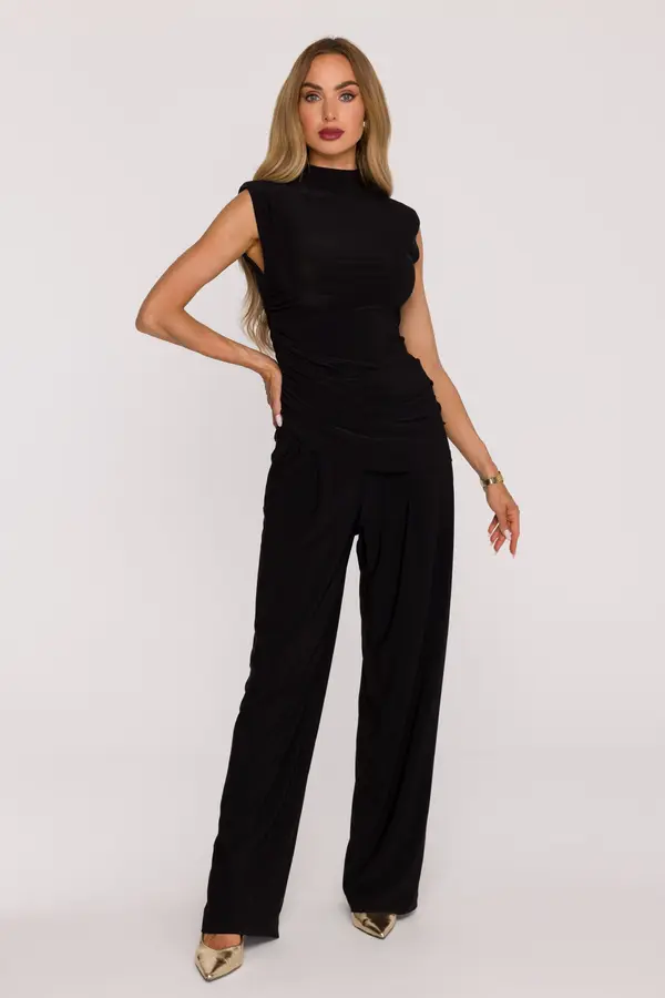 Made Of Emotion Made Of Emotion Woman's Set with a ruffled blouse and wide-leg pants - black