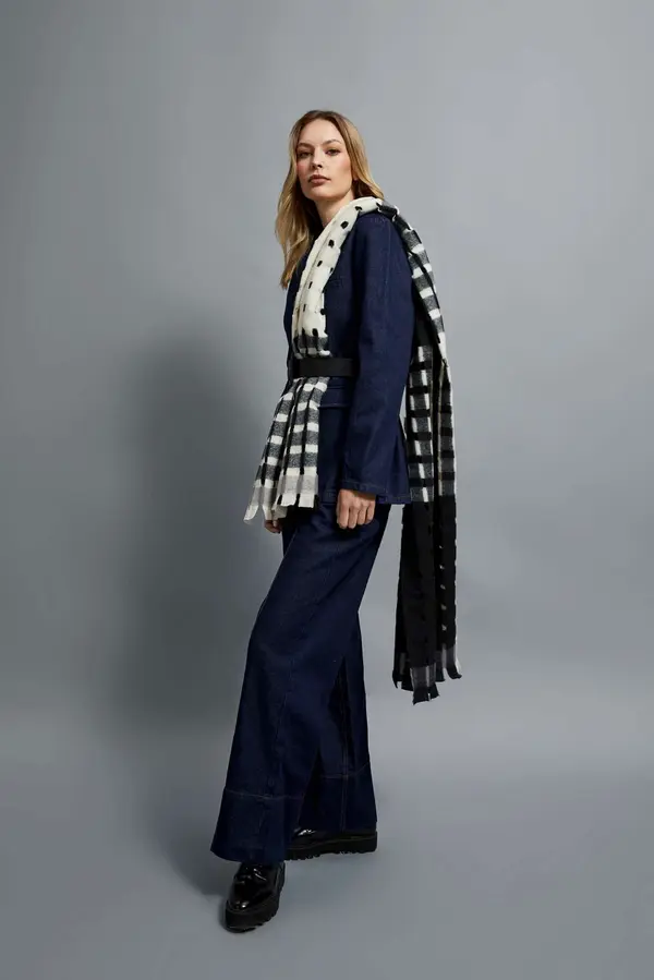 Marisse Marisse Black Checkered Scarf