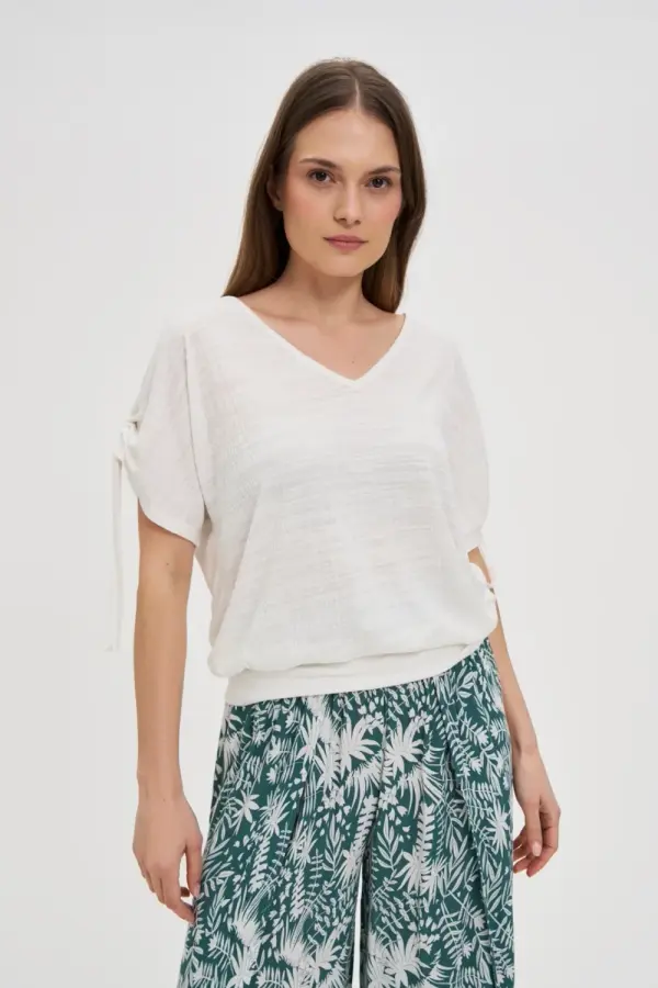 Marisse Marisse White Blouse With A V-Neck