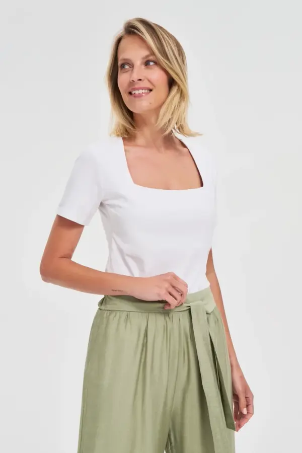 Marisse Marisse White Diamond Neckline Blouse