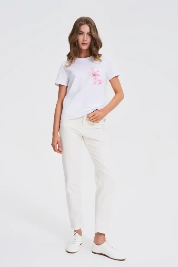 Marisse Marisse White T-Shirt With A Print On The Pocket