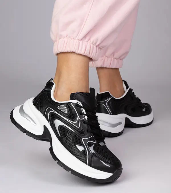 marka niezdefiniowana marka niezdefiniowana Black sporty sneakers with thick sole Asetrina
