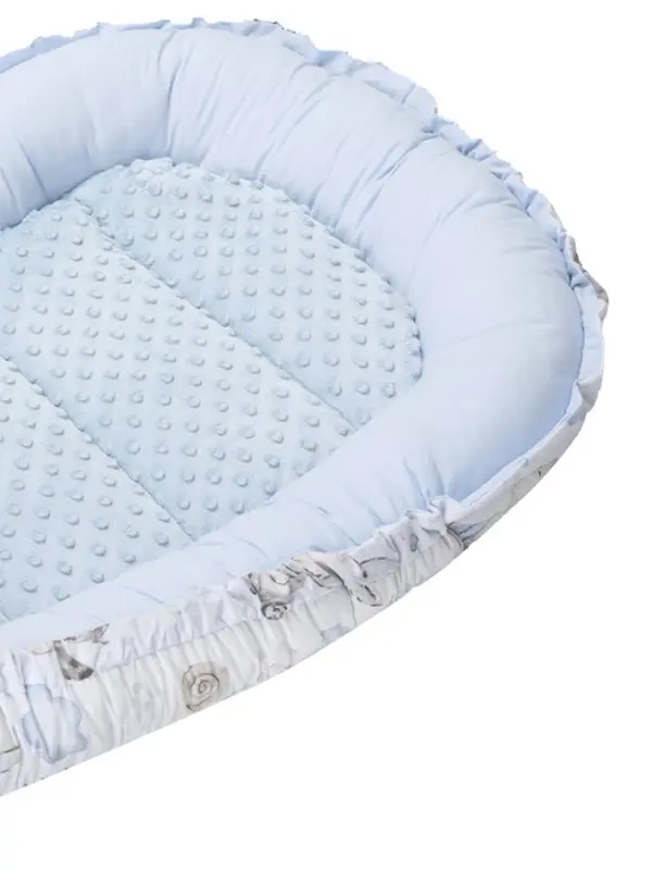 Medi Partners Medi Partners Baby cocoon/nest – Deer and hedgehog + light blue Minky