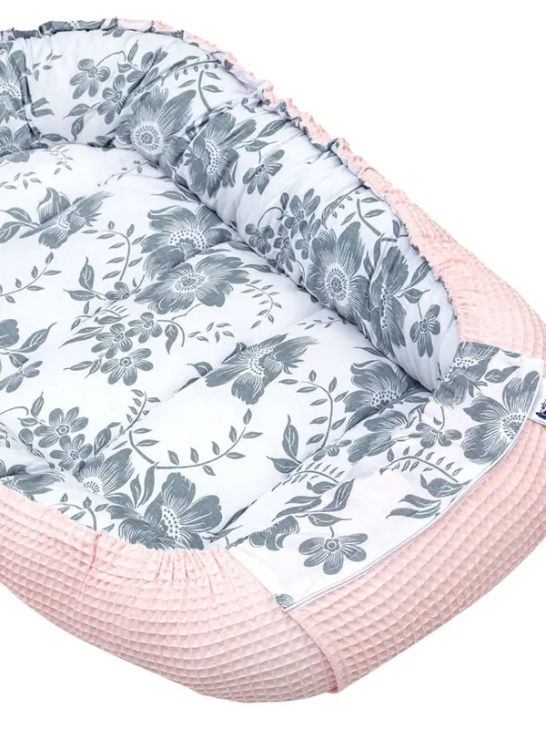 Medi Partners Medi Partners Baby cocoon/nest – Waffle – Berry + light pink Waffle