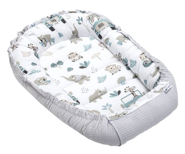 Medi Partners Medi Partners Baby cocoon/nest – Waffle – Mint Zoo + Gray Waffle