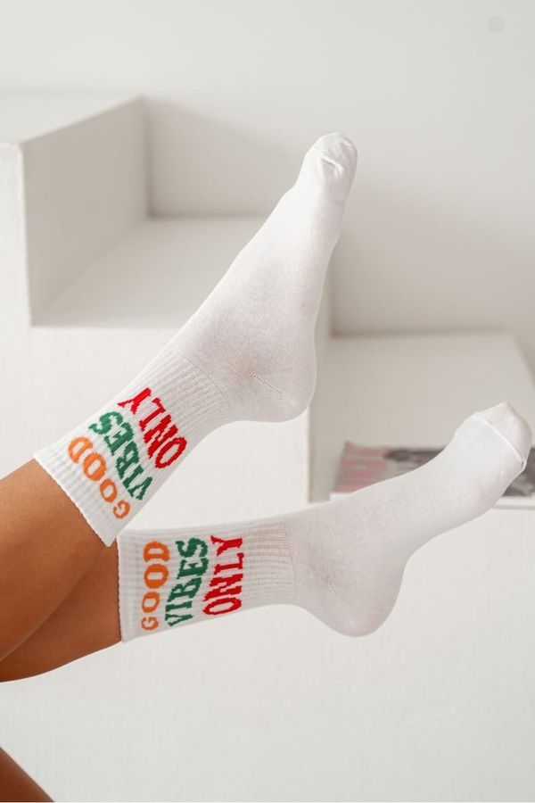Milena Milena Women's Socks With The Inscription Good Vibes Only White