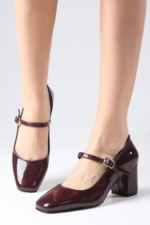 Mio Gusto Mio Gusto Alda Burgundy Color Patent Leather Short Toe Women's Heeled Shoes