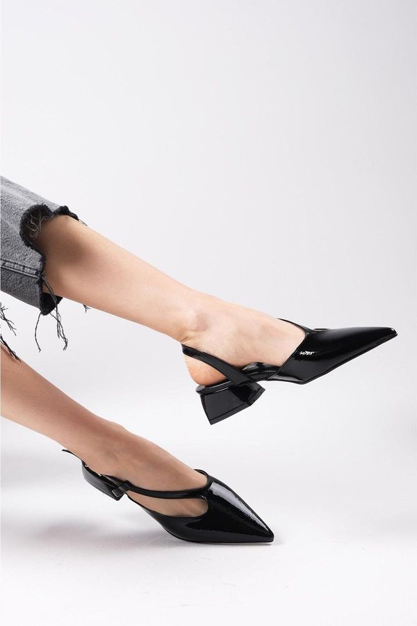 Mio Gusto Mio Gusto Annie Black Color Patent Leather Women's Short Heeled Shoes