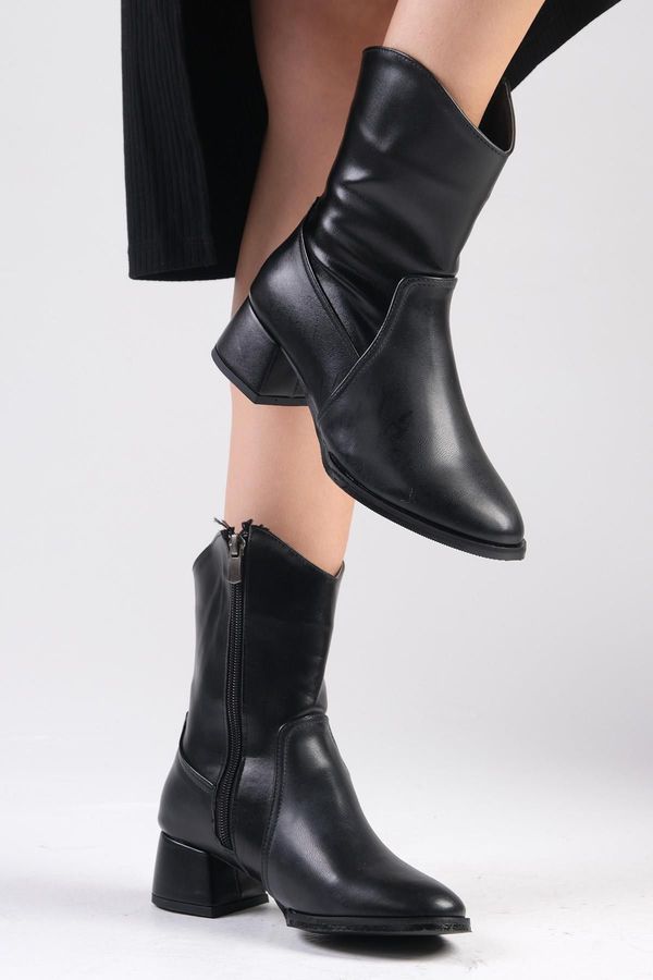 Mio Gusto Mio Gusto April Women's Black Oval Toe Short Heeled Boots.