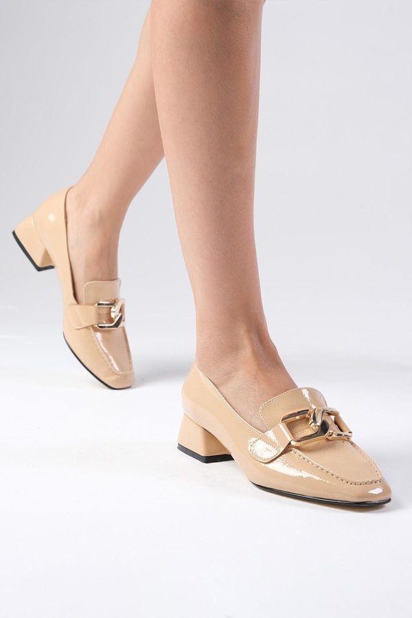 Mio Gusto Mio Gusto Carolyn Nude Colored Patent Leather Blunt Toe Women's Low Heeled Shoes with Buckle Accessories