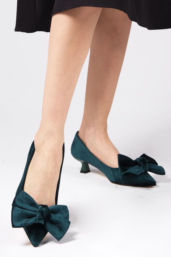 Mio Gusto Mio Gusto Molly Green Color Velvet Mini Heel Women's Short Heeled Shoes with Bow