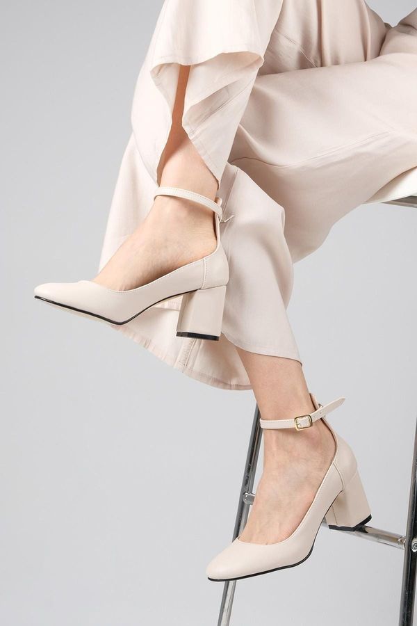 Mio Gusto Mio Gusto Women's Nude Heeled Shoes