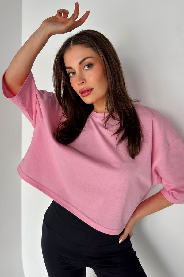 MODAGEN MODAGEN Women's Oversize Pink Crop Tshirt