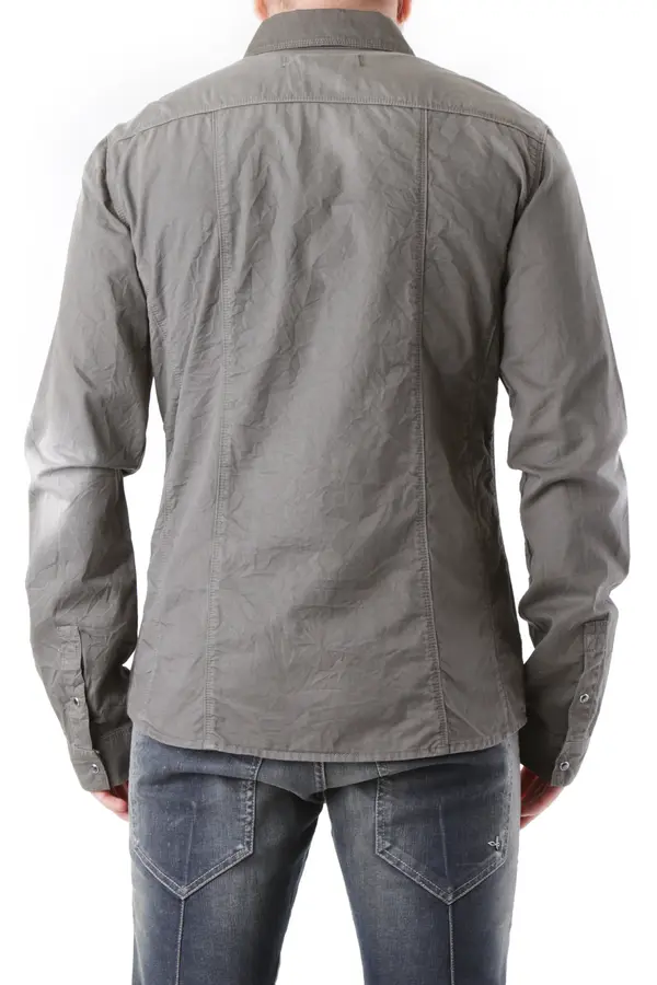 525 Moška enobarvna srajca slim fit