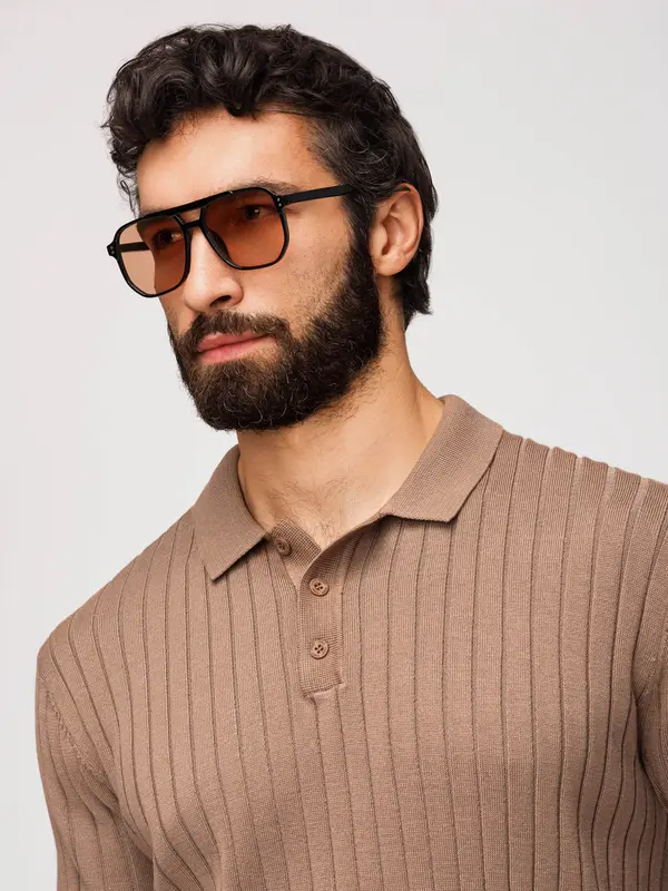 Ombre Moška polo majica Ombre SLIM FIT z navpičnimi črtami - svetlo rjava
