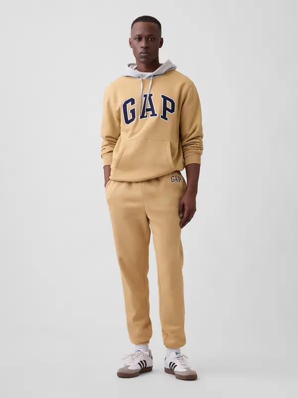 GAP Moške trenirke GAP z logotipom