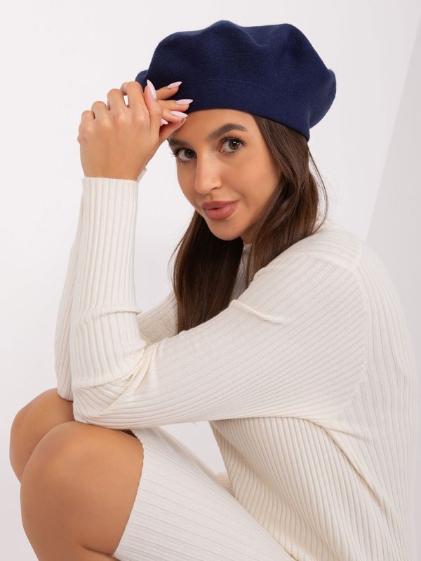 Fashionhunters Navy blue smooth women's beret with cashmere