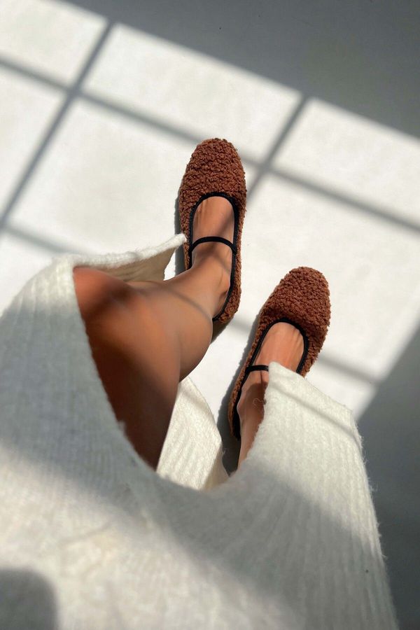 NİŞANTAŞI SHOES NİŞANTAŞI SHOES Carmine Brown Plush Rubber Detail Flat Sole Women's Ballerinas