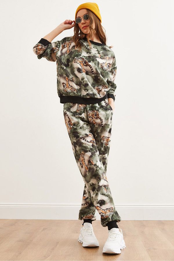 Olalook Olalook Women's Batik Leopard Basic Tracksuit