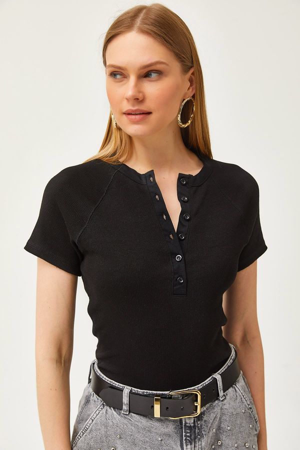 Olalook Olalook Women's Black Buttoned Raglan Sleeve Short Sleeve Blouse