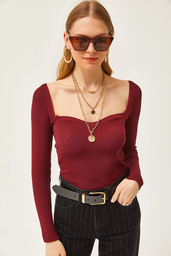 Olalook Olalook Women's Burgundy Kiss Collar Crop Knitwear Blouse