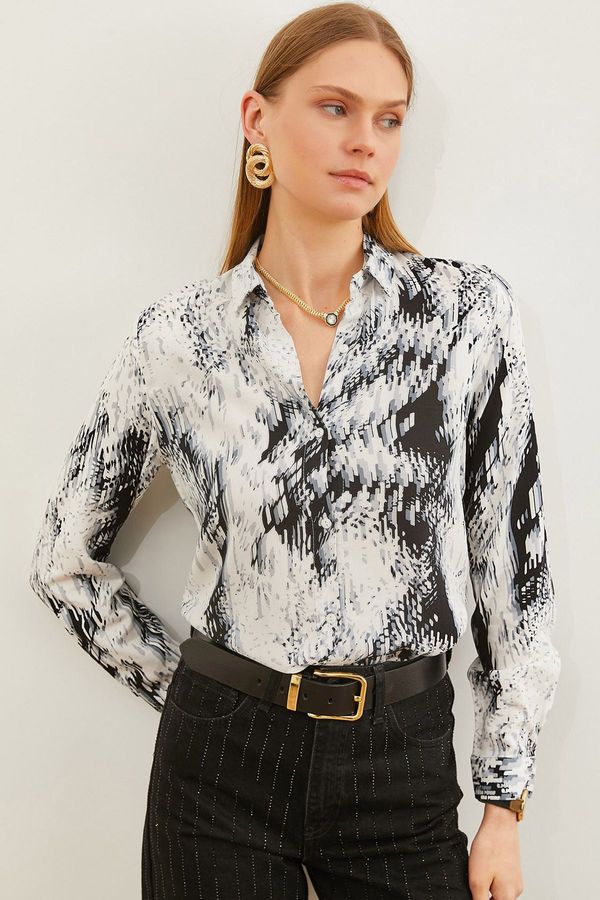 Olalook Olalook Women's Geometric Black Patterned Woven Viscose Shirt