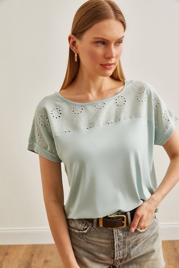 Olalook Olalook Women's Water Green Scallop Detailed Bat Blouse