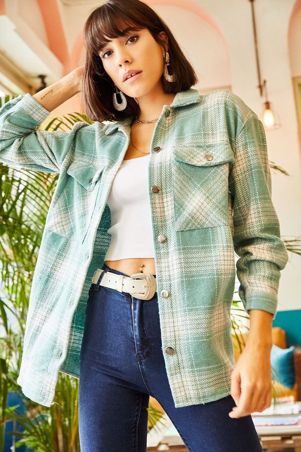 Olalook Olalook Women's Water Green Two Pocket Loose Plaid Stamped Shirt