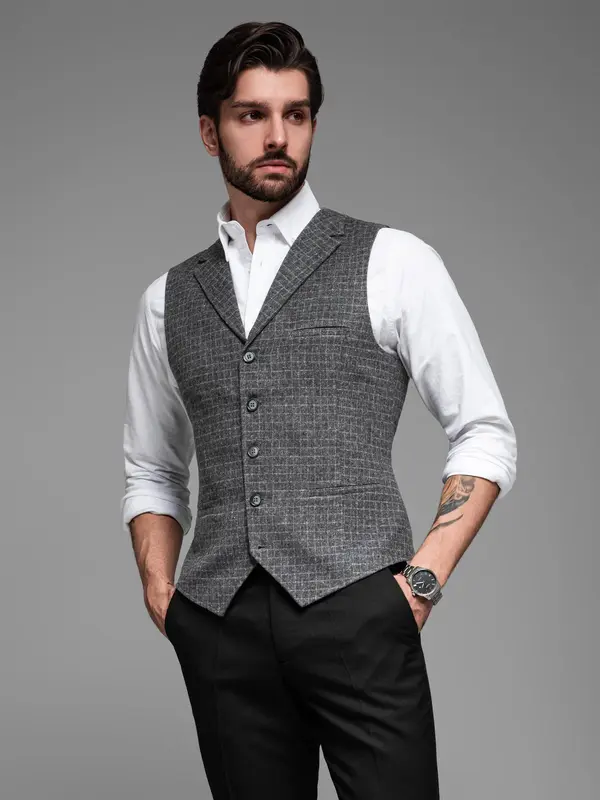 Ombre Ombre Elegant men's checkered vest with lapels - black
