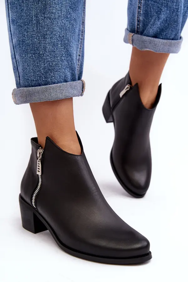 Boto PA2 Black Leather Women's Ankle Boots with Low Shaft and Zippers Annaja