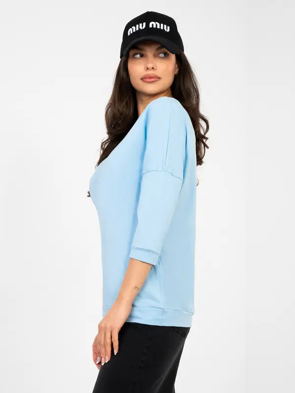 RUE PARIS Pastelno modra bluza z izrezom na hrbtu