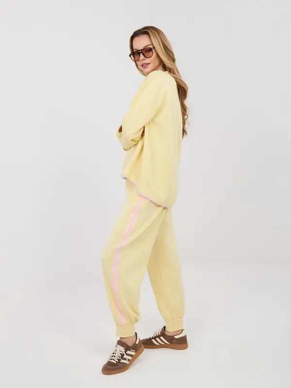 RUE PARIS Pastelno rumena obleka z preveliko puloverjem